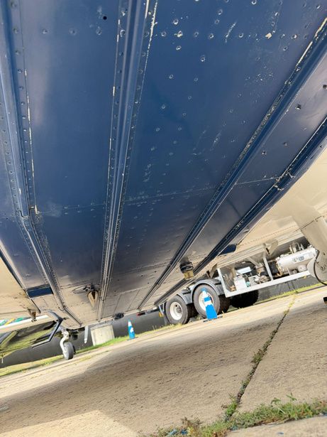 Aircraft belly and landing gear detail